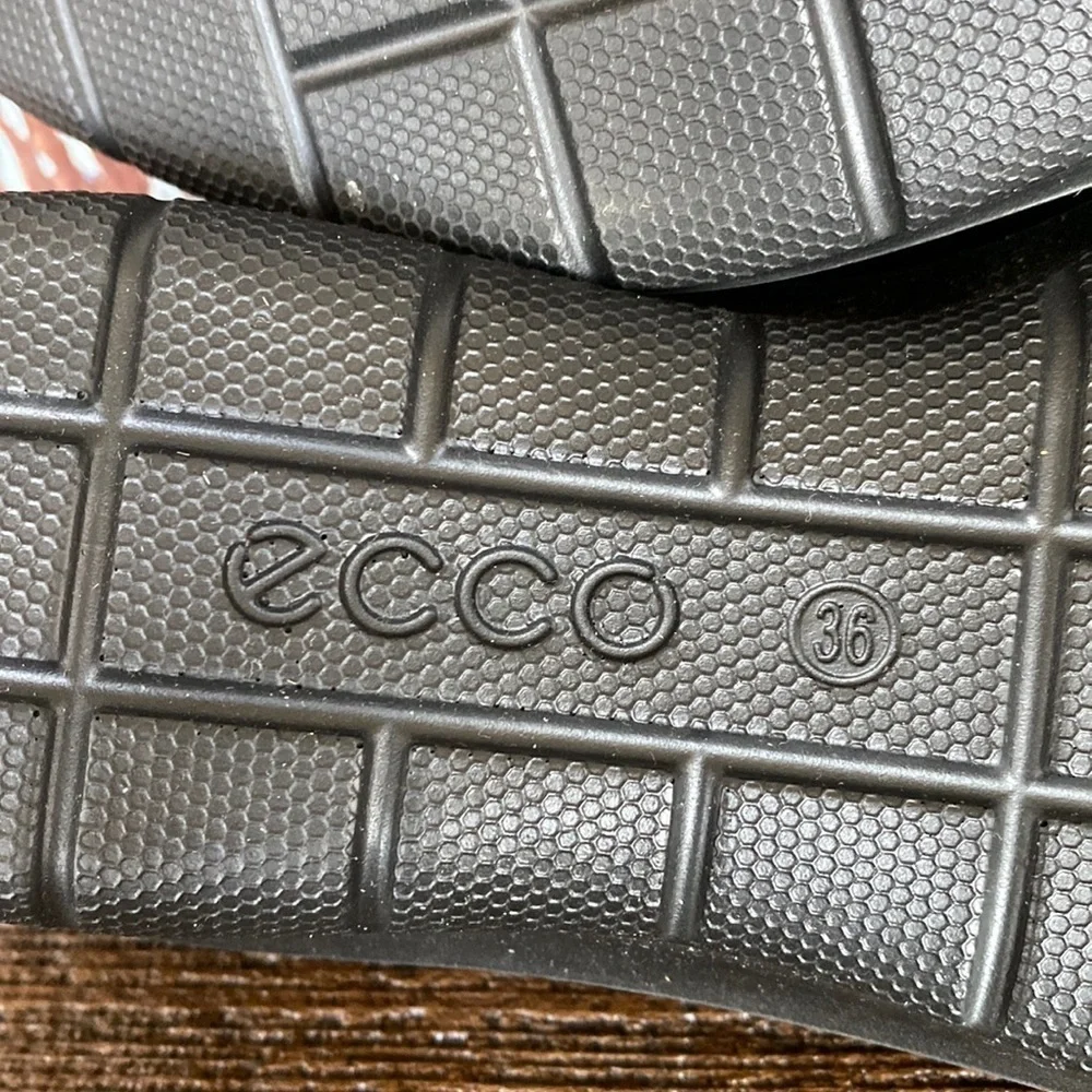 Ecco Black Slip On Leather Loafer